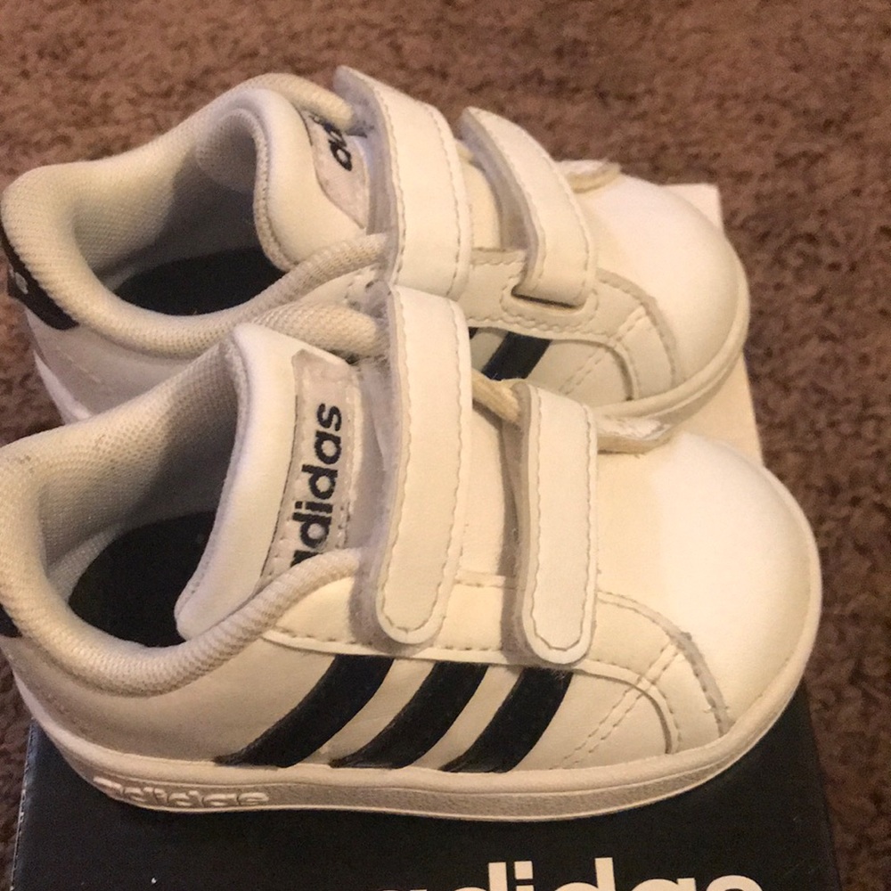 Adidas - Baseline size 4K - Picture 3 of 4